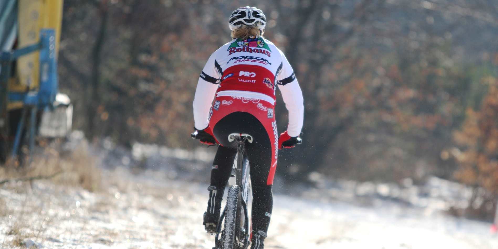 Hanna-Klein_backview_Rothaus-Büchel_acrossthecountry_mountainbike_xco