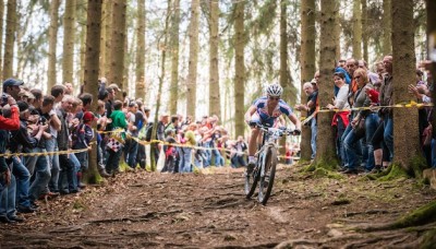 130414_GER_Muensingen_XC_Men_Avancini_downhill_spectators_wide_acrossthecountry_Mountainbike_by_Maasewerd