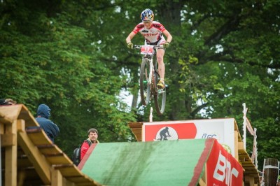 130623_SUI_Bern_ECH_XC_Women_Osl_InTheAir_frontal_acrossthecountry_mountainbike_by_Kuestenbrueck