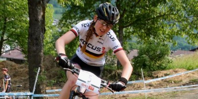 Helen-Grobert_ValdiSole_corner_close_acrossthecountry_mountainbike_xco_by-Gollr.