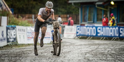 130915_NOR_Hafjell_XC_JuniorsM_Schwarzbauer_finisch_running_acrossthecountry_mountainbike_by_Kuestenbrueck