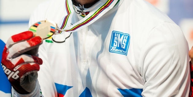 163 Mal wurde das Regenbogen-Jersey und die dazugehörige Goldmedaille bis jetzt verteilt.  ©Maasewerd/EGO-Promotion