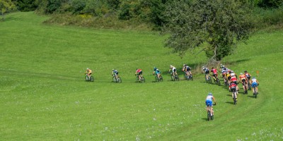 130922_GER_TransZollernalb_Stage3_Albstadt-Hechingen_chasersgroup_backview_by_Kuestenbrueck