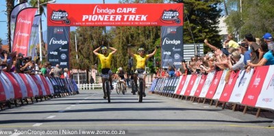 Boehme_Stiebjahn_finish_CapePioneer14_acrossthecountry_mountainbike_by-Zoon-Cronje