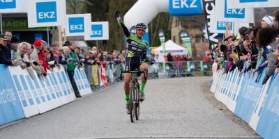 EKZ_Cross_Tour_Eschenbach_Zieleinfahrt Sascha Weber_acrossthecountry_mountainbike_by Muessiggang