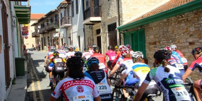 Afxentia-stage2_start_women_backview_lefkara_acrossthecountry_mountainbike_by-Goller.
