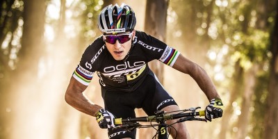 Nino Schurter_Fotoshooting_SCOTT-ODLO_Action-Image_2015_Bike_SCOTT-Sports_acrossthecountry_mountainbike_by Gary Perkin