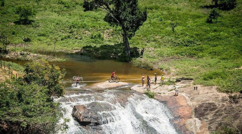 Kaess_Geismayr_waterfall_BrasilRide_by Kuestenbrueck